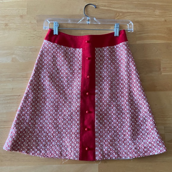 Vintage Red Patterned Women's Mini Skirt Mod 60s 70s Front Button Accents - Picture 1 of 13